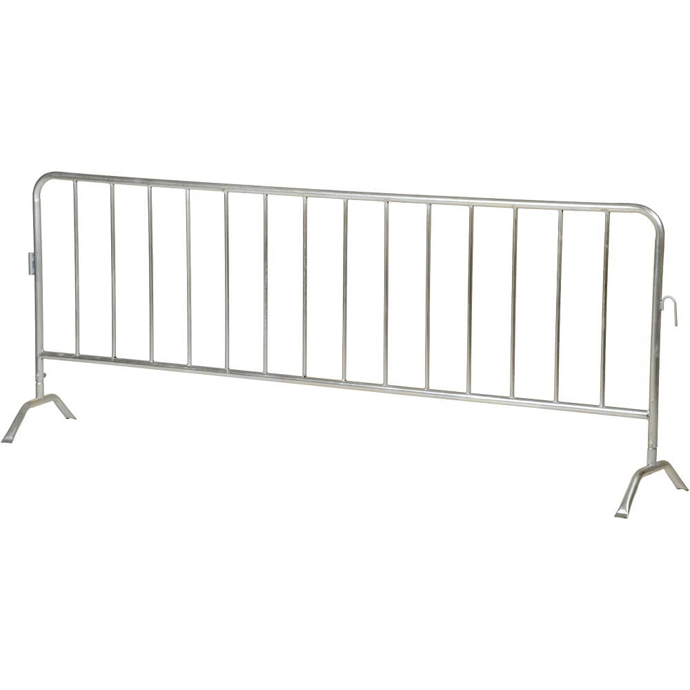 Controlling Crowds with Ease: The Flat Foot Style Barrier Advantage