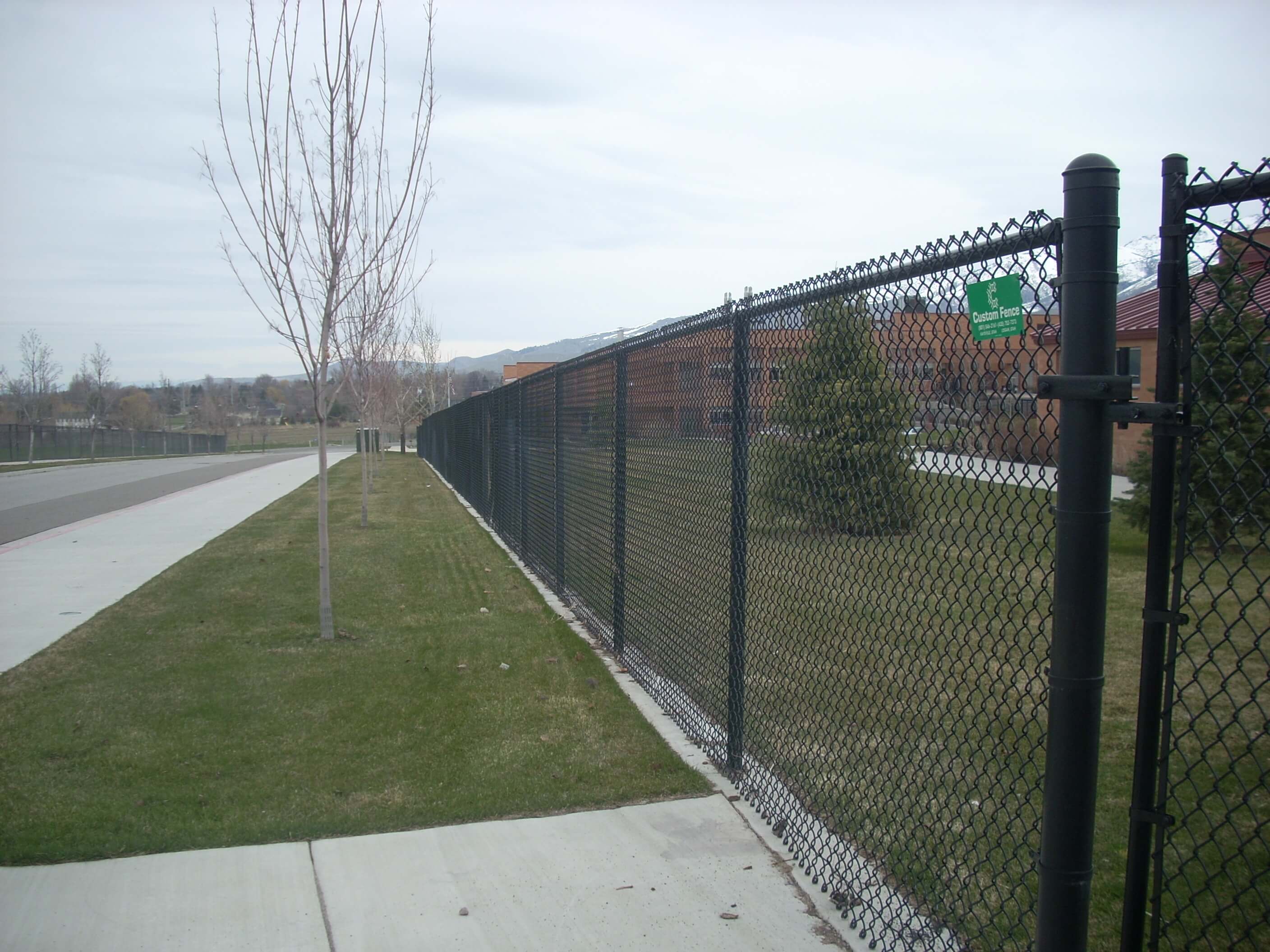 Vinyl-Coated Fences: The Ideal Choice for Weather Resistance