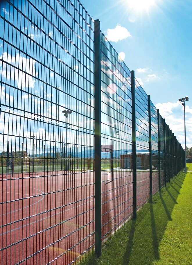 Sports Mesh Fencing: Balancing Visibility and Privacy in Sports Structures