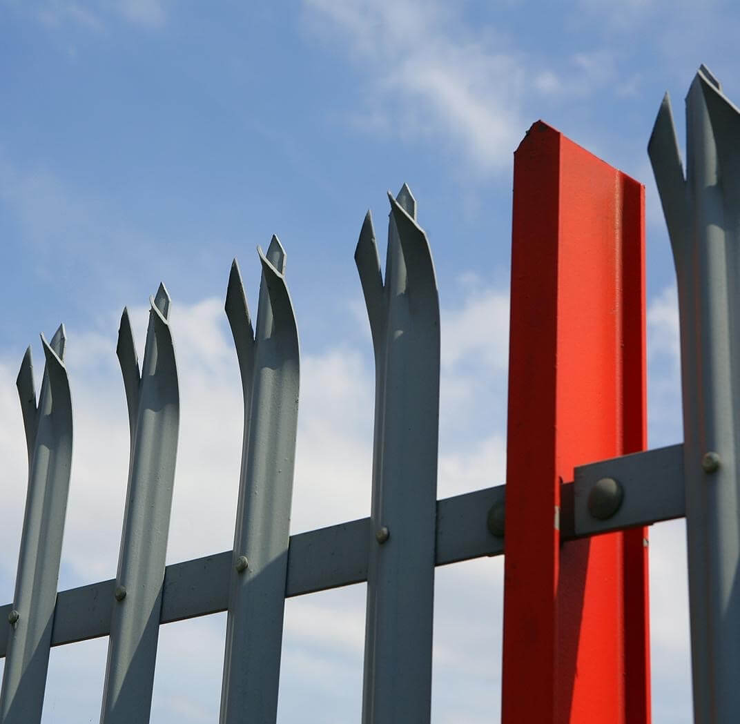 Aluminum rail fence: Adding a dash of modernity to your property