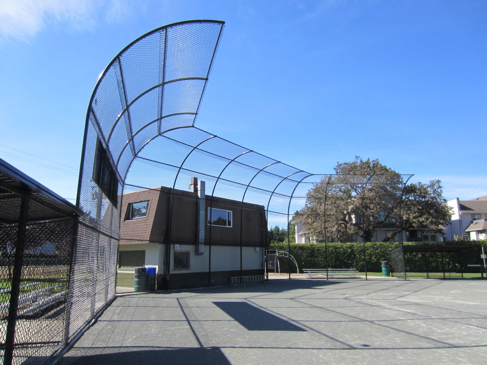 The Versatility and Durability of Chainlink Fences