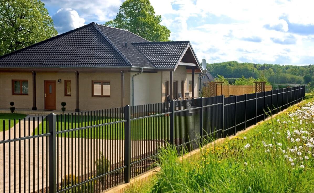 Aluminum rail fence: Offering a stylish and safe enclosure option