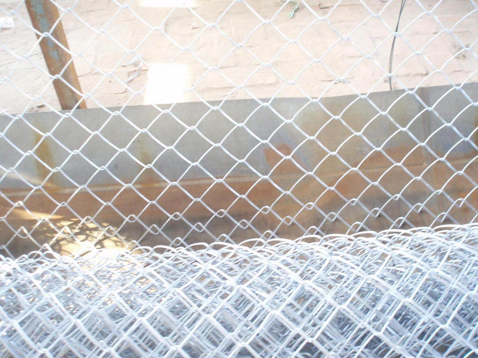 Wire Mesh Fences: A Practical Solution for Various Applications