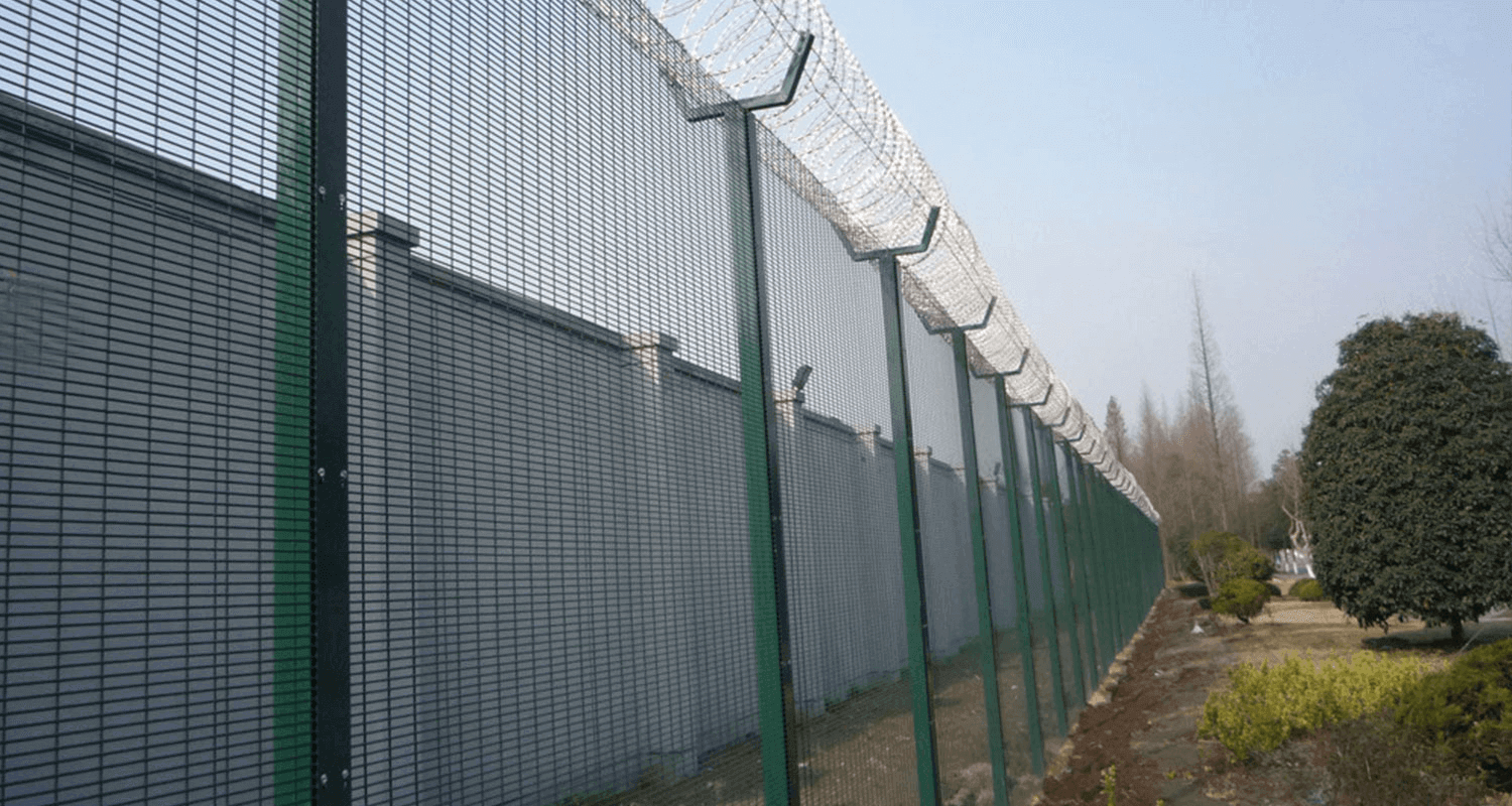 Factors to Consider When Installing an Anti-Throwing Fence: 358 Welded Wire Fence