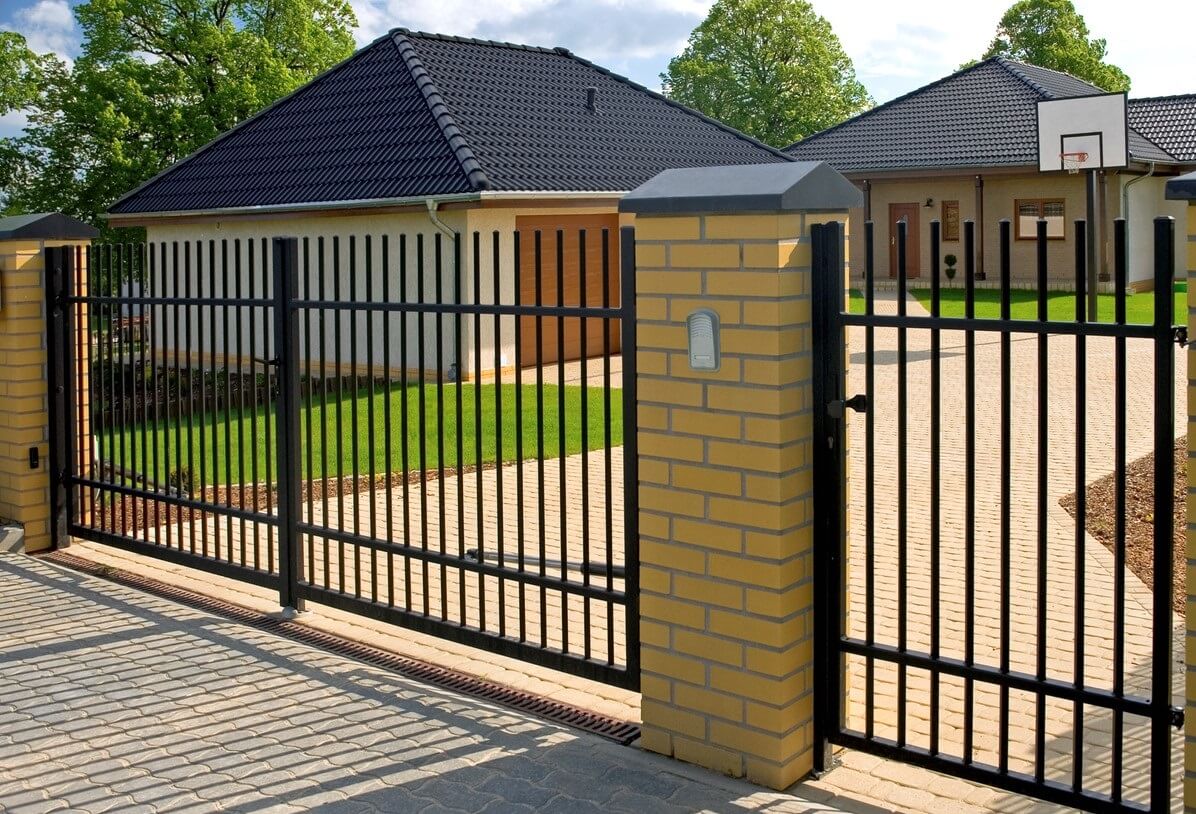 Commercial ornamental fence: Promoting your business with professional allure