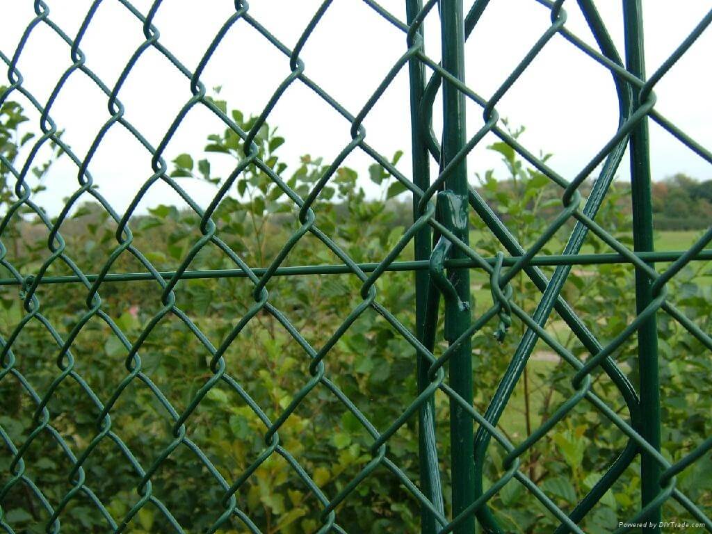 Galvanized Fences: The Perfect Combination of Strength and Protection
