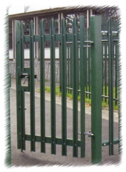 Aluminum vs steel fencing: weighing the pros and cons
