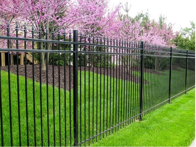 Aluminum fencing: The smart choice for hassle-free maintenance