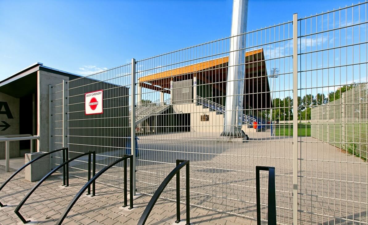 Exploring the Maintenance Needs of Sports Mesh Fence