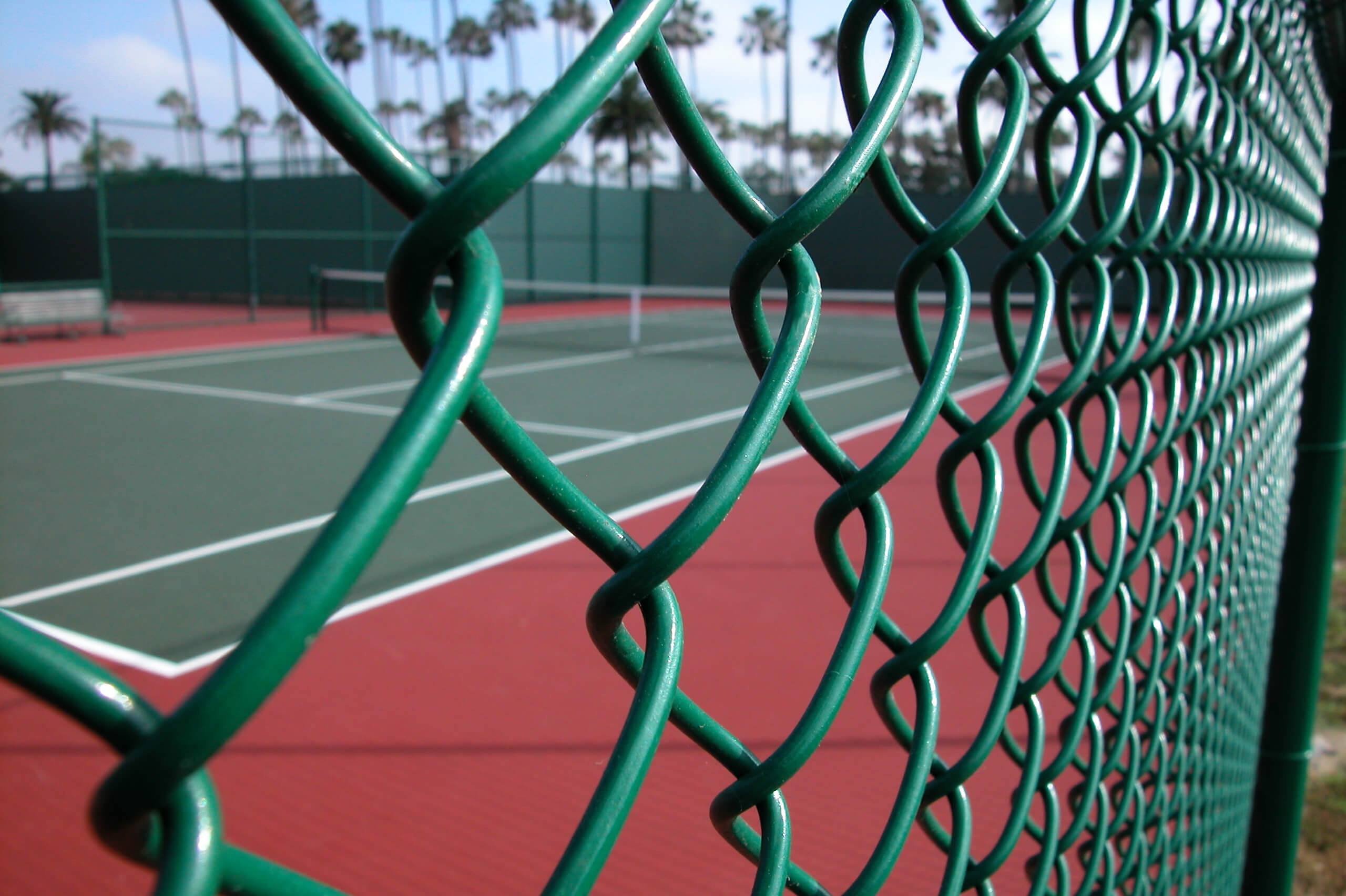 Chain Link Wire Fences: Understanding their Strengths and Limitations