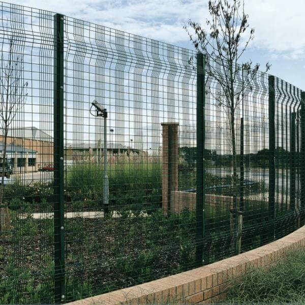 How Metal Fence Posts Can Improve the Appearance of Your Property