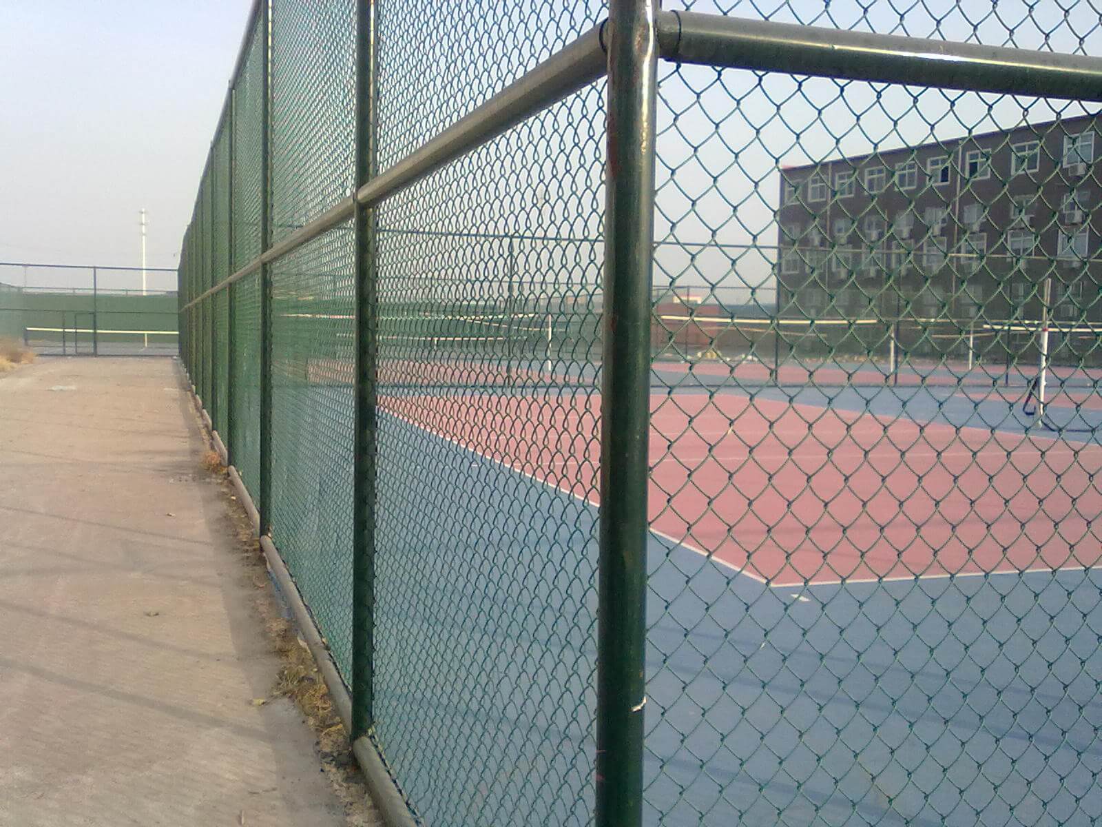 Wire Mesh Fences: Versatile Solutions for Different Applications